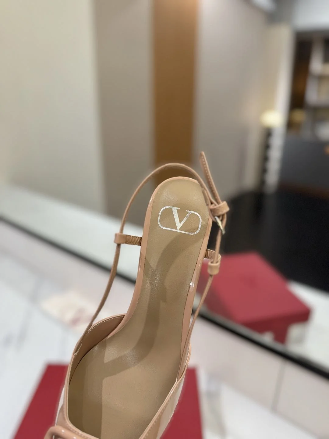 HighQuality Valentino Sandals 36000