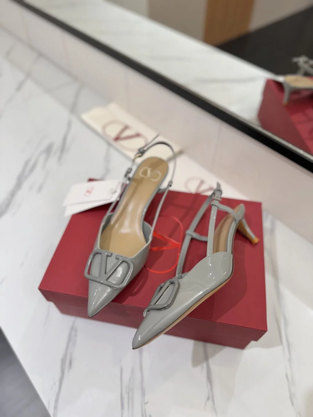 Compact Valentino Sandals 36003