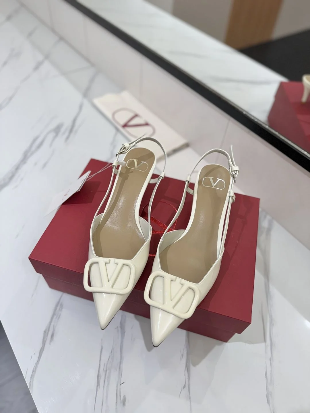 Valentino Sandals Comfortable 36001