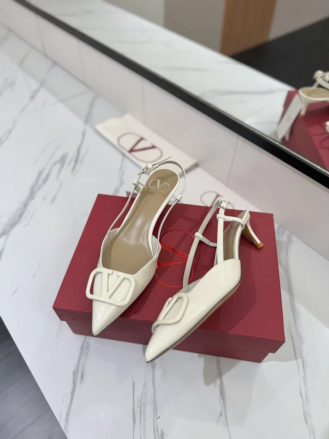 Valentino Sandals Comfortable 36001