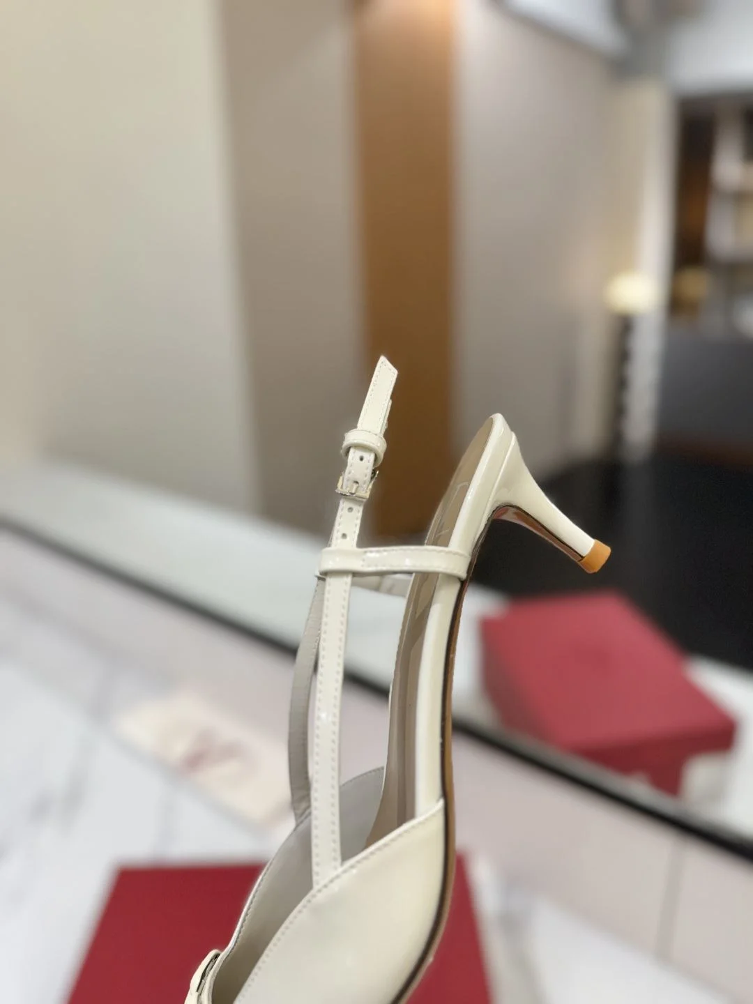 Valentino Sandals Comfortable 36001
