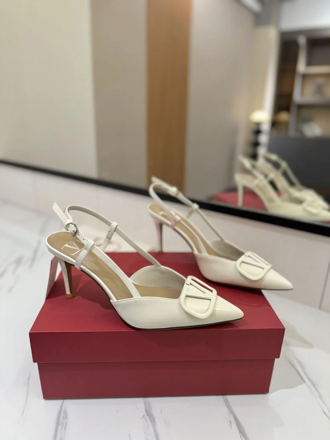 Valentino Sandals Comfortable 35998