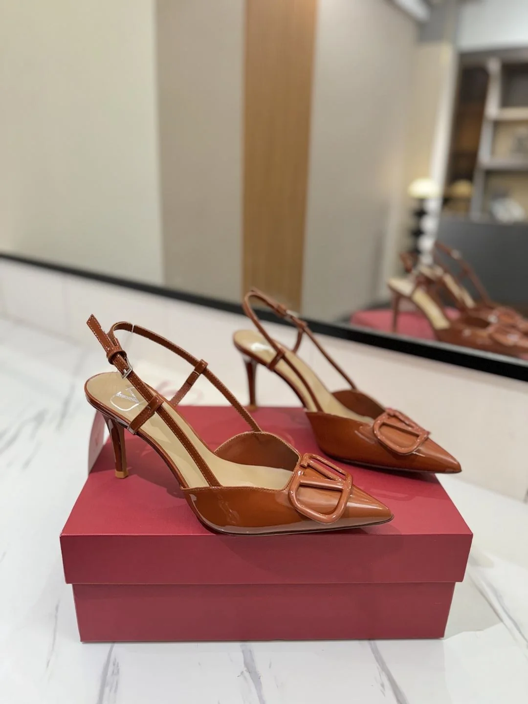 Valentino Sandals Bright 36002