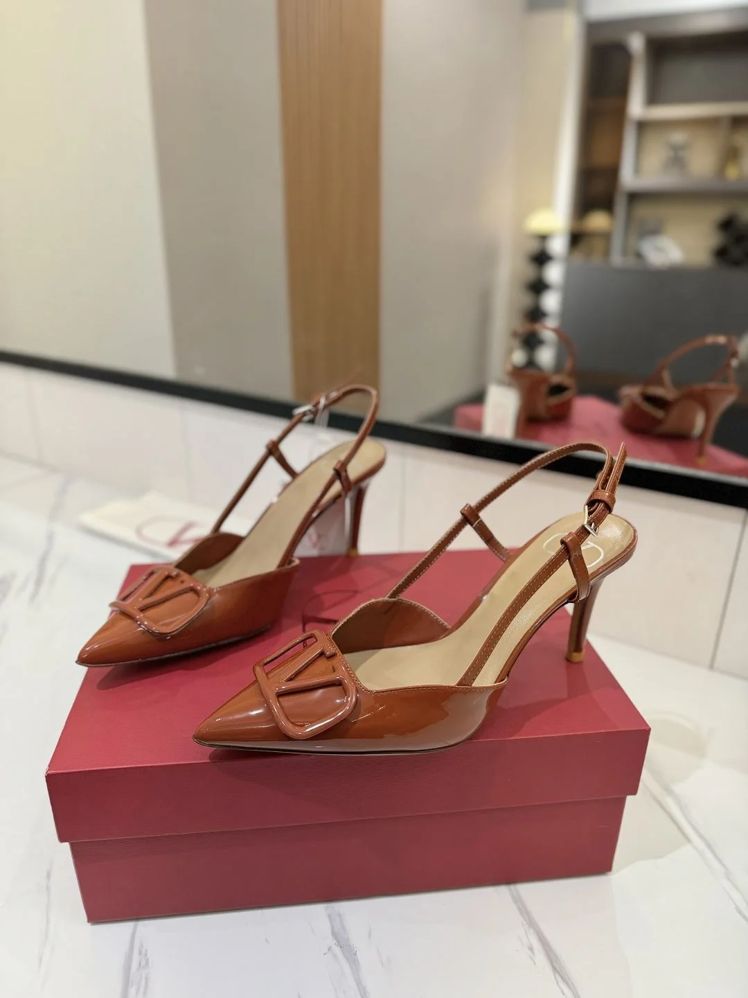 Valentino Sandals Bright 36002