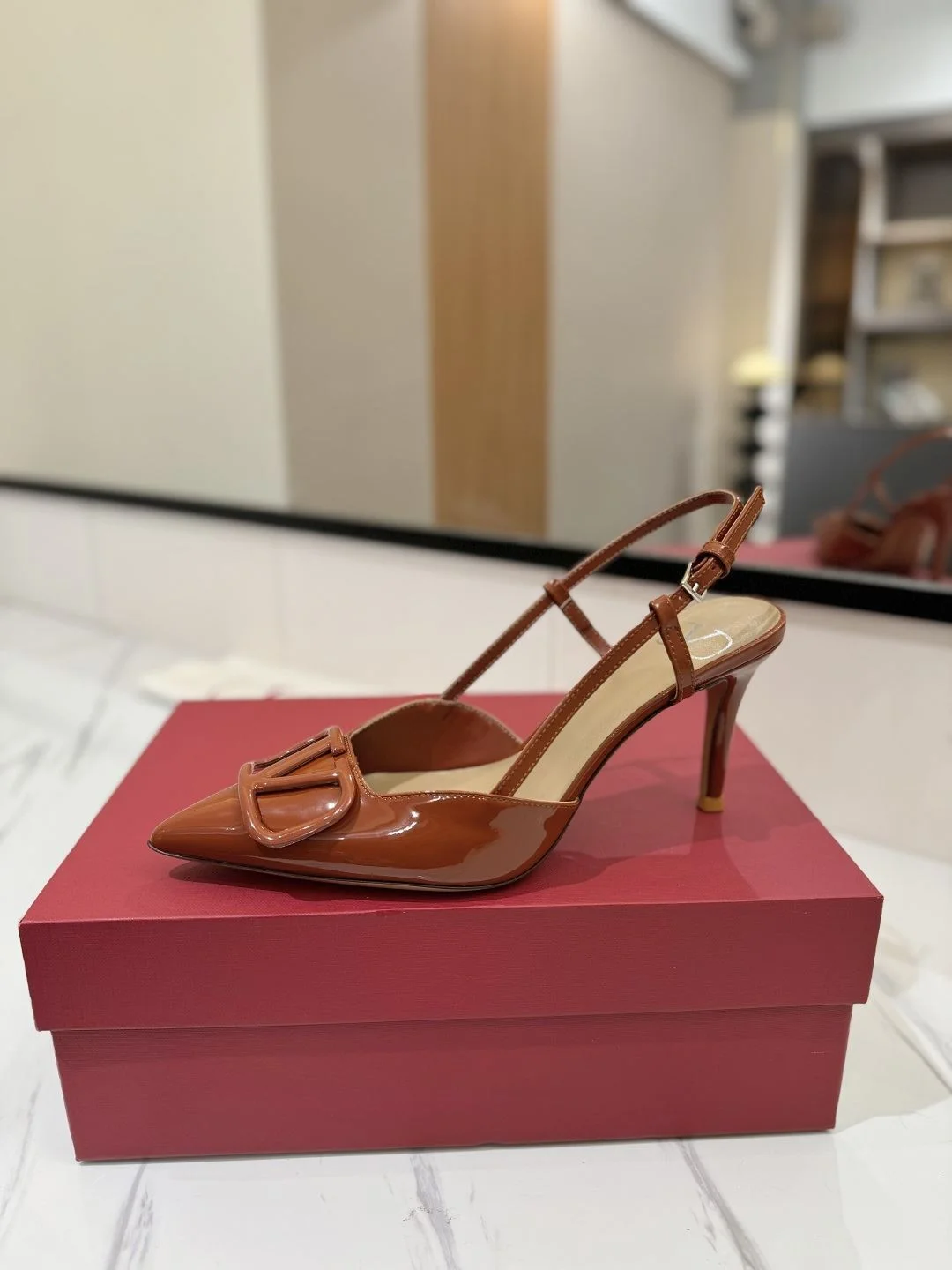 Valentino Sandals Bright 36002