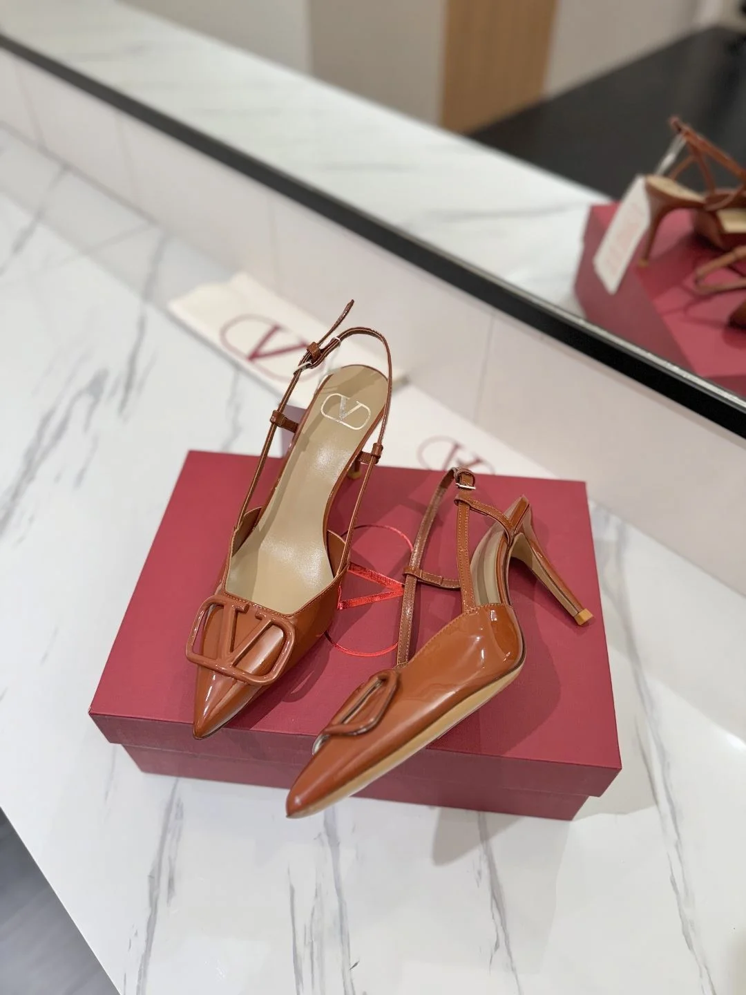 Valentino Sandals Bright 36002