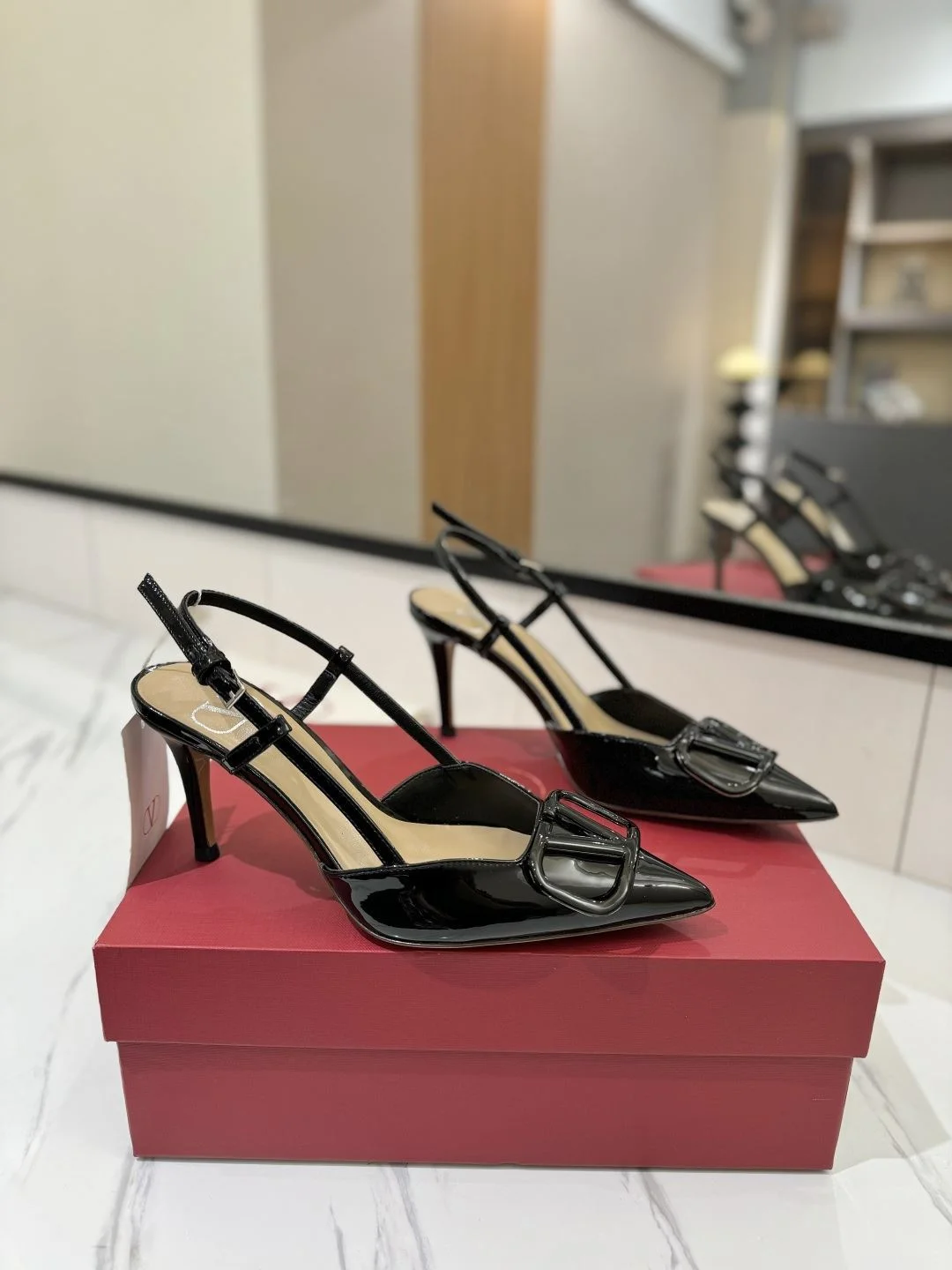 Valentino Sandals WrinkleFree 35999