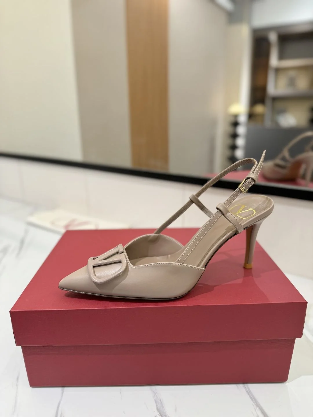 Sophisticated Valentino Sandals 35992