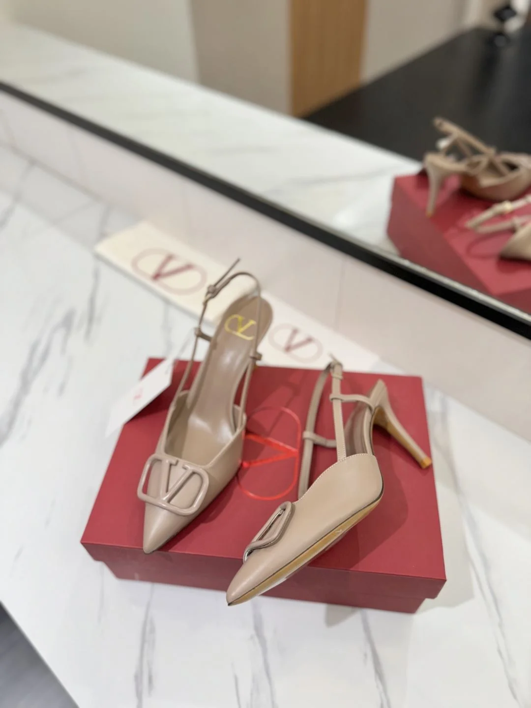 Sophisticated Valentino Sandals 35992