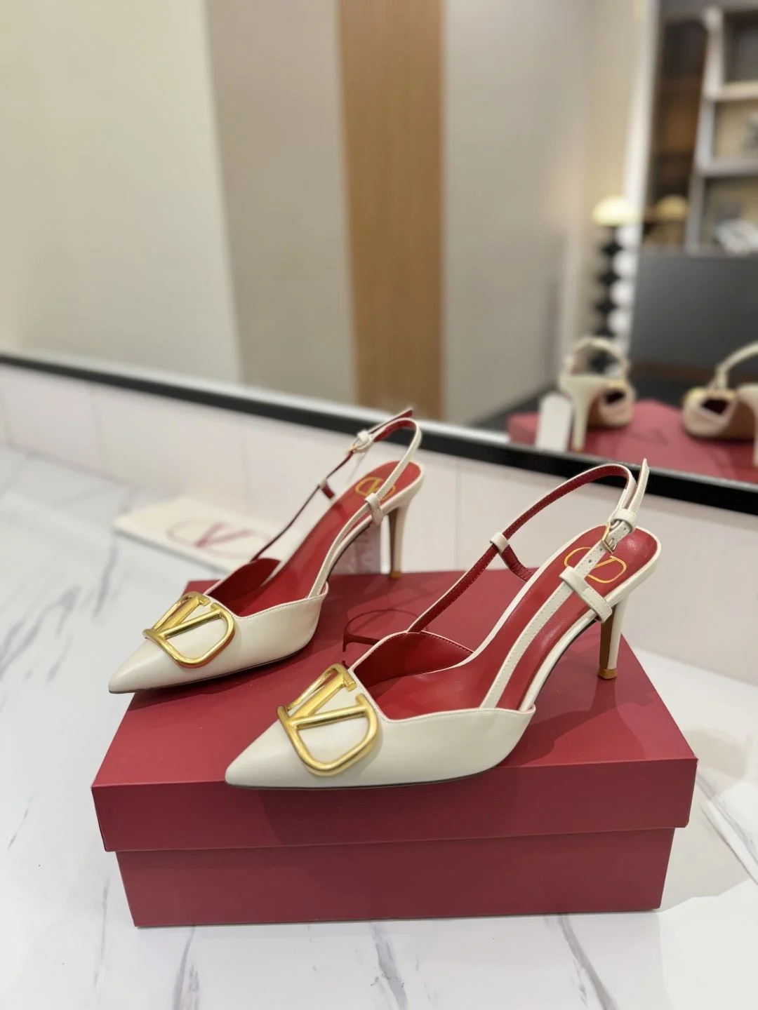 Valentino Sandals TravelReady 35993