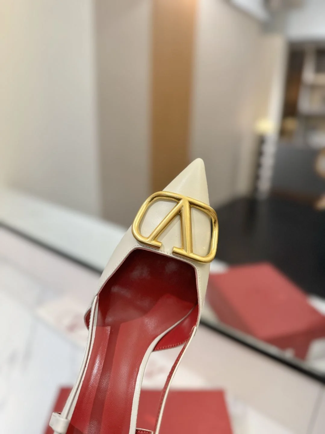 Valentino Sandals TravelReady 35993
