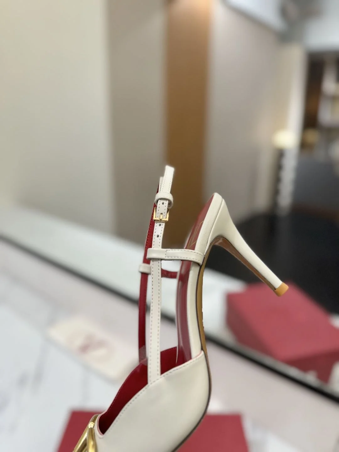 Valentino Sandals TravelReady 35993