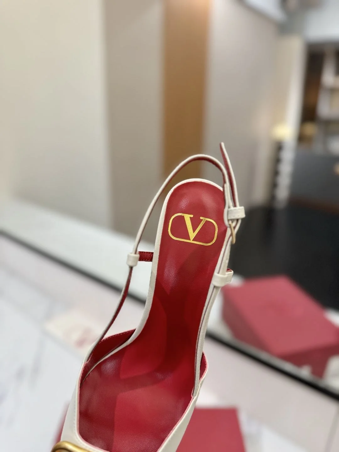 Valentino Sandals TravelReady 35993
