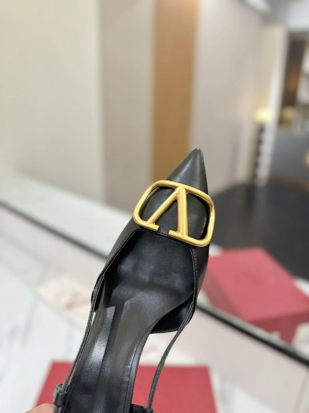 Valentino Sandals Unique 35985