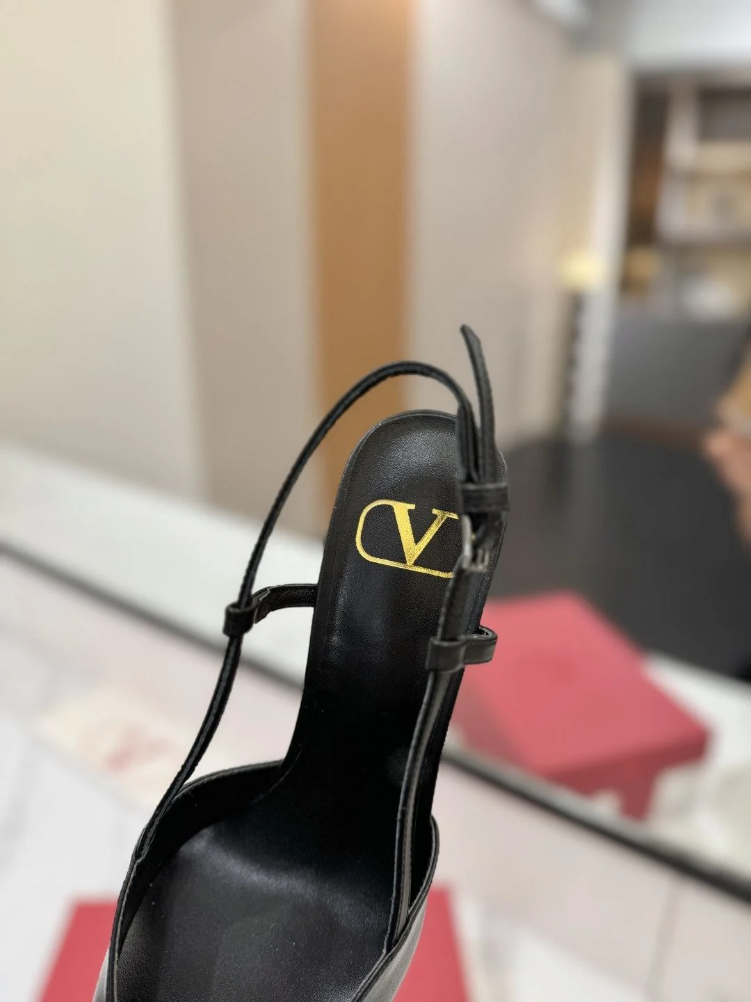 Valentino Sandals Unique 35985