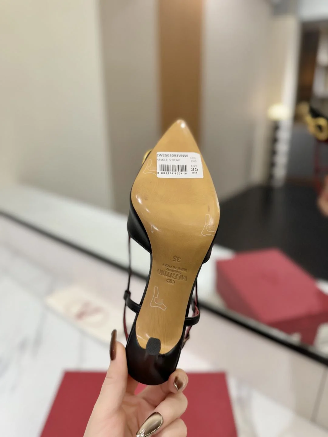 Valentino Sandals Unique 35985