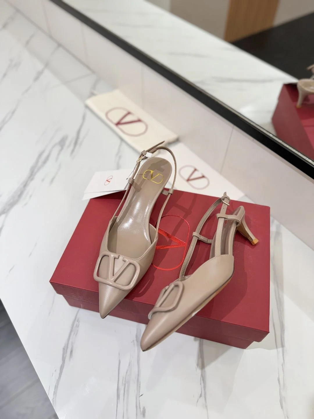 Valentino Sandals Sophisticated 35989