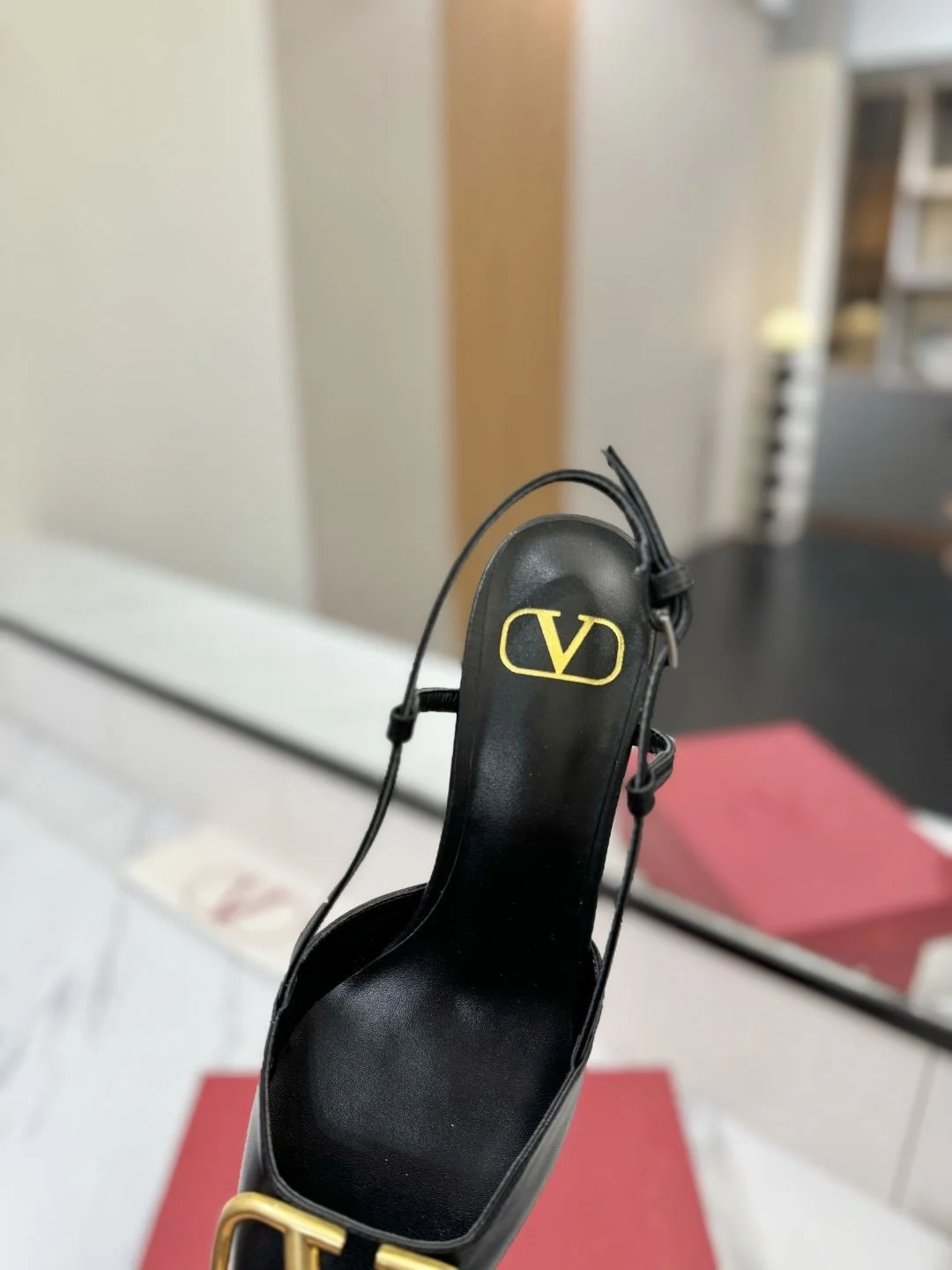 Valentino Sandals UrbanChic 35996
