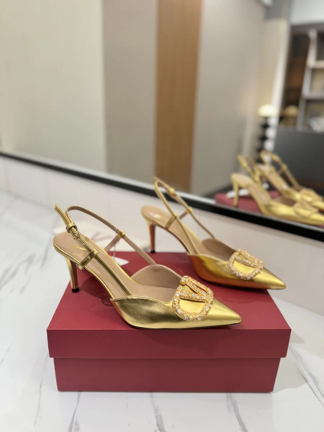 Valentino Sandals Attractive 35977