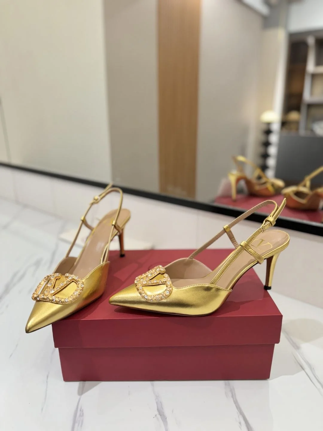 Valentino Sandals Attractive 35977
