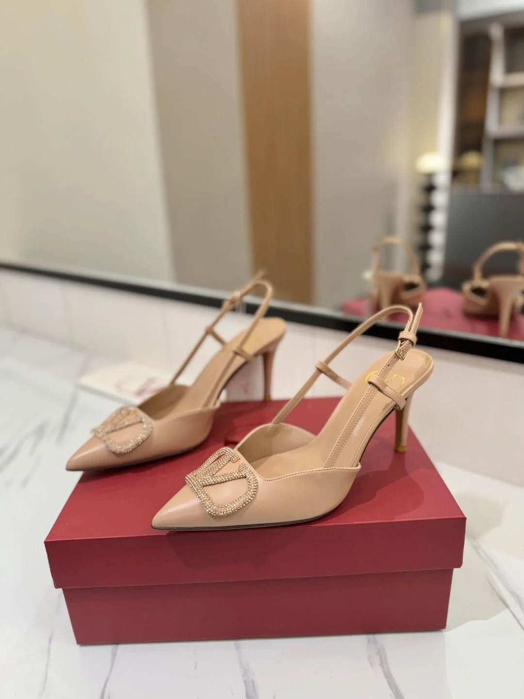 Valentino Sandals Youthful 35979