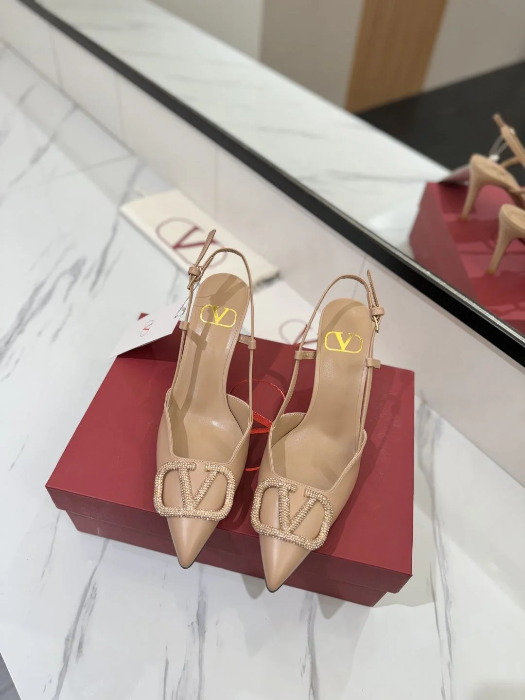 Valentino Sandals Youthful 35979