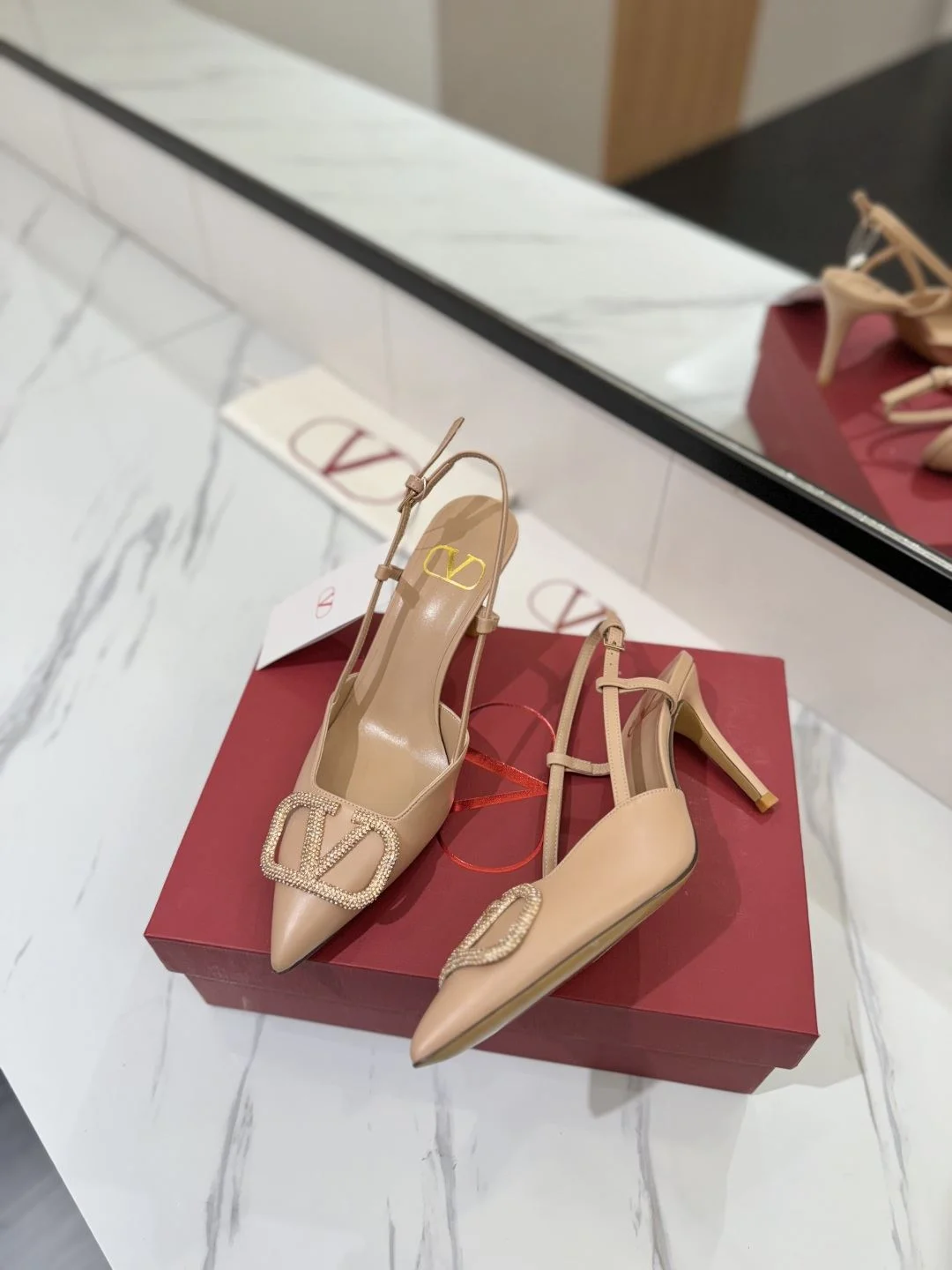 Valentino Sandals Youthful 35979