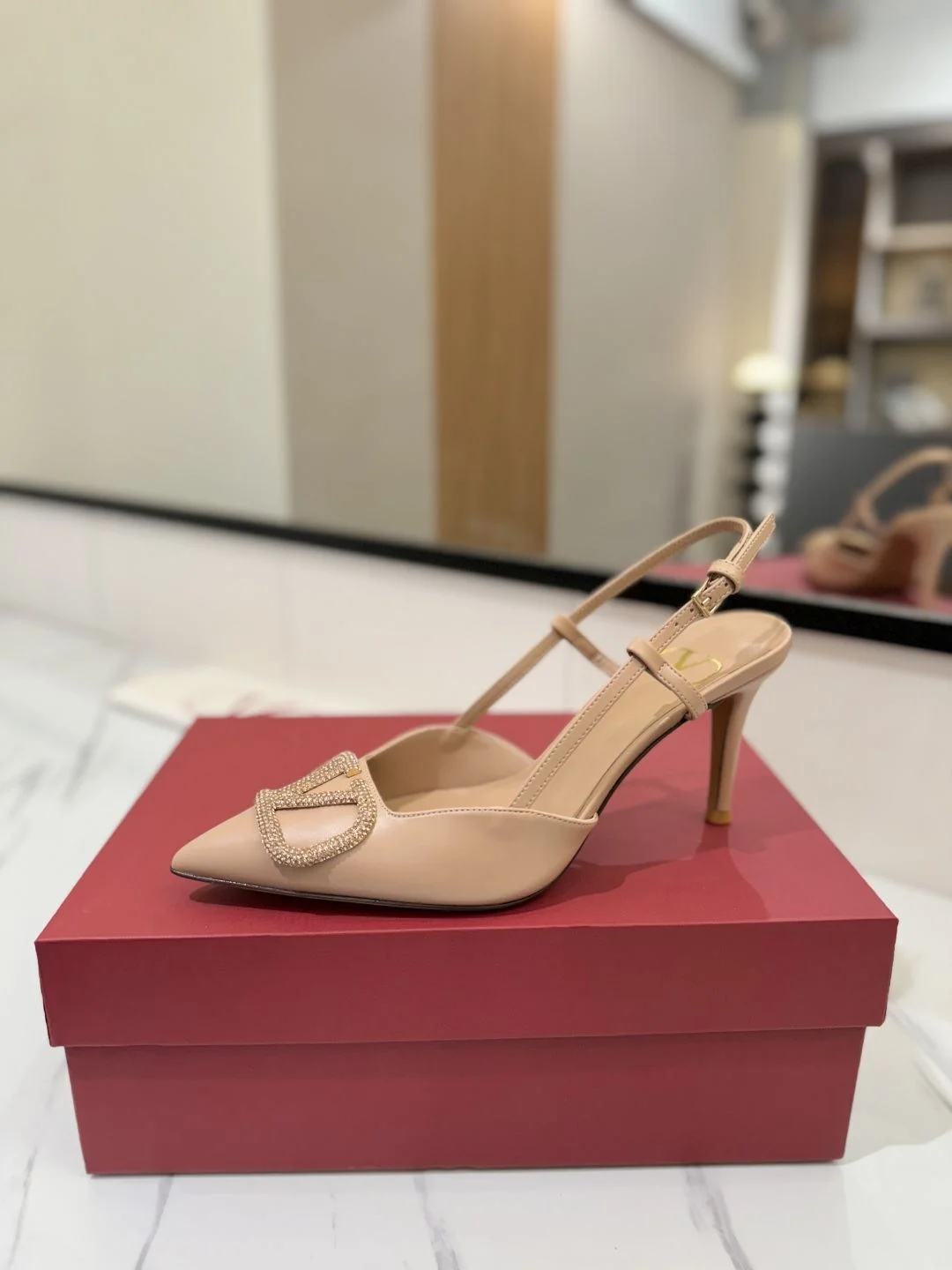Valentino Sandals Youthful 35979