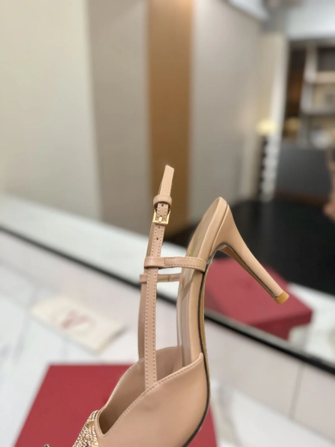 Valentino Sandals Youthful 35979