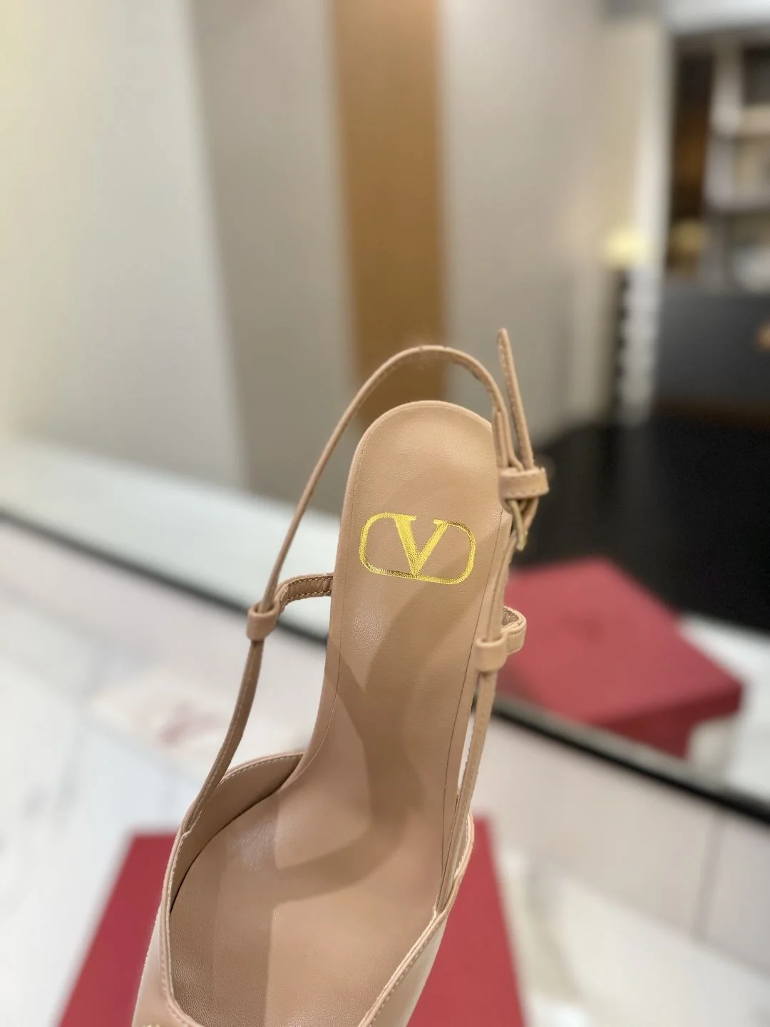 Valentino Sandals Youthful 35979