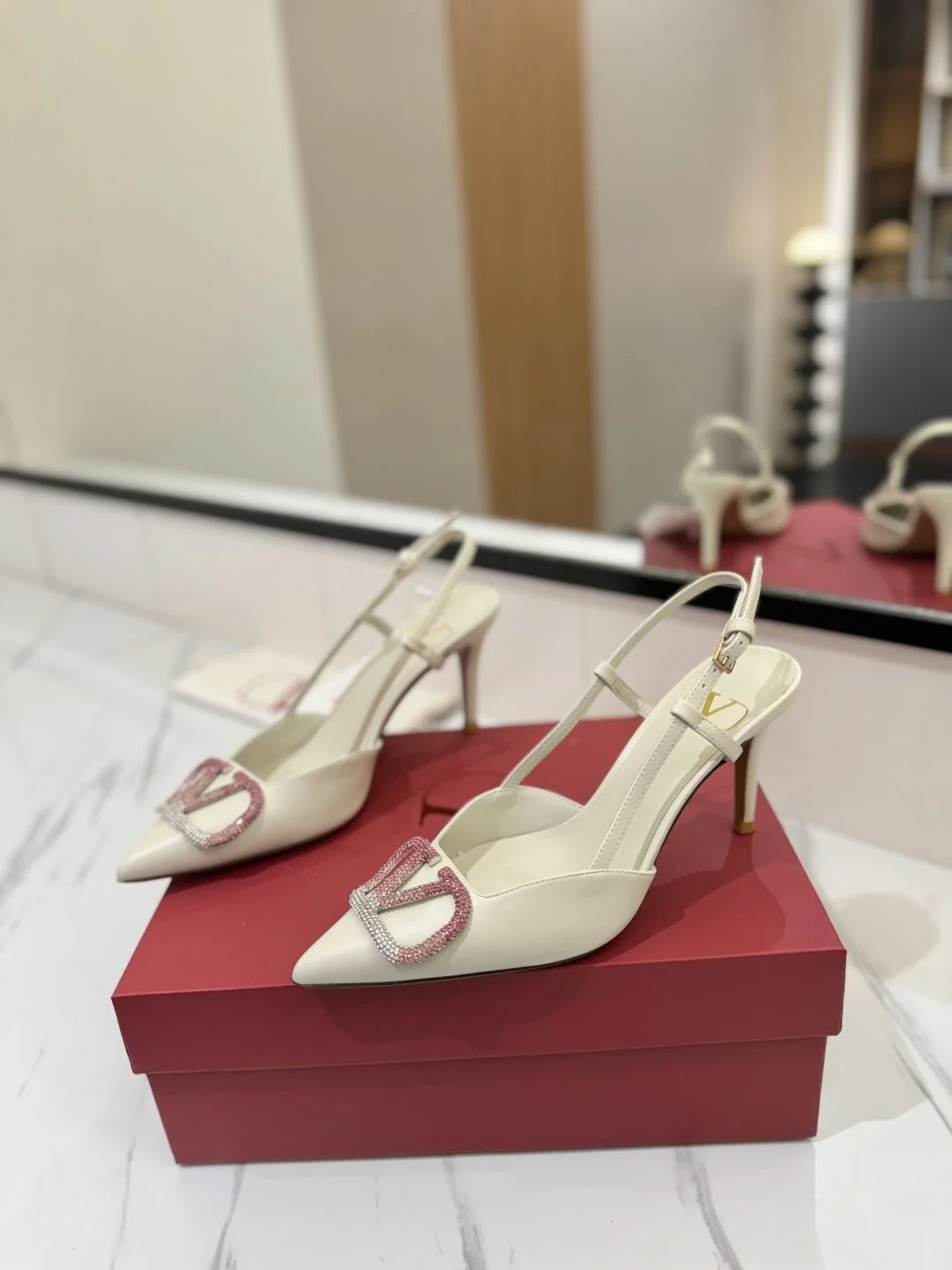 Valentino Sandals SmoothTexture 35980