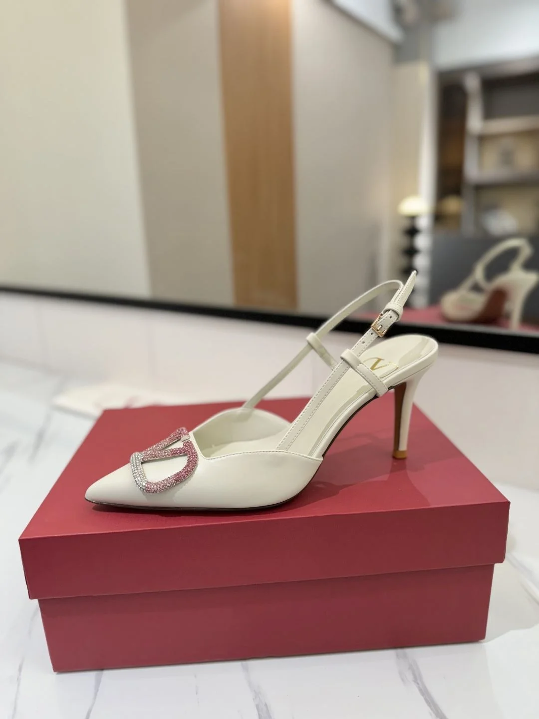 Valentino Sandals SmoothTexture 35980