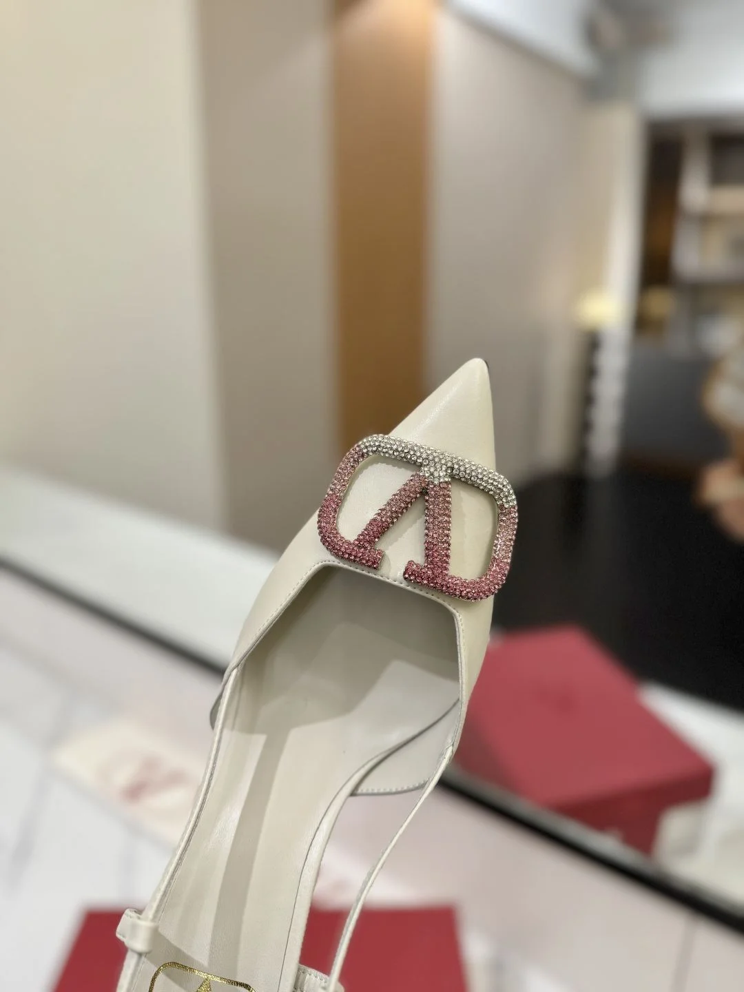 Valentino Sandals SmoothTexture 35980