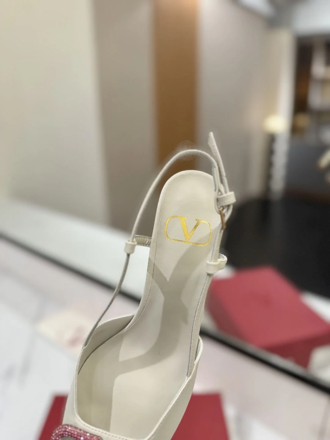Valentino Sandals SmoothTexture 35980