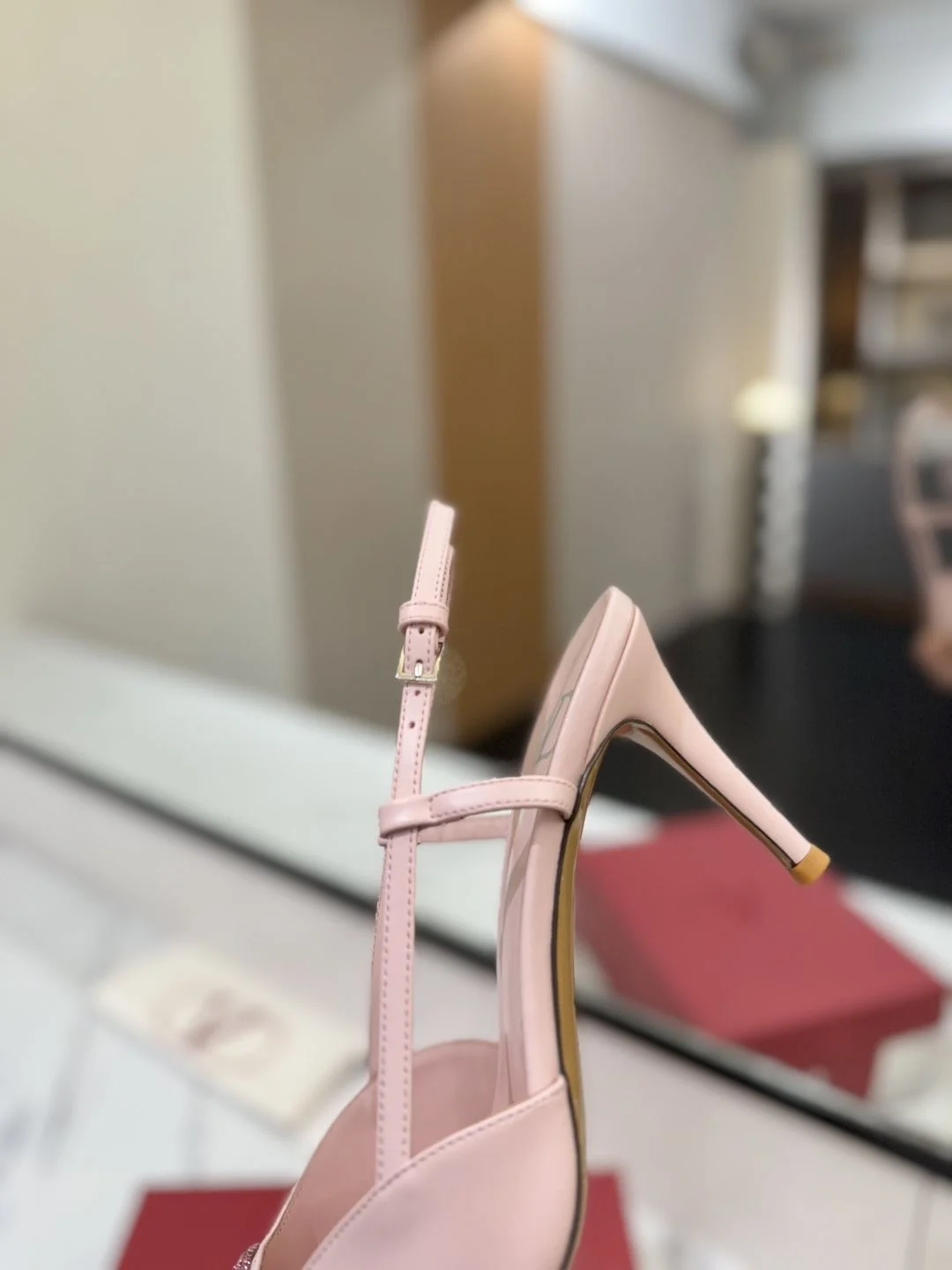 Refined Valentino Sandals 35974