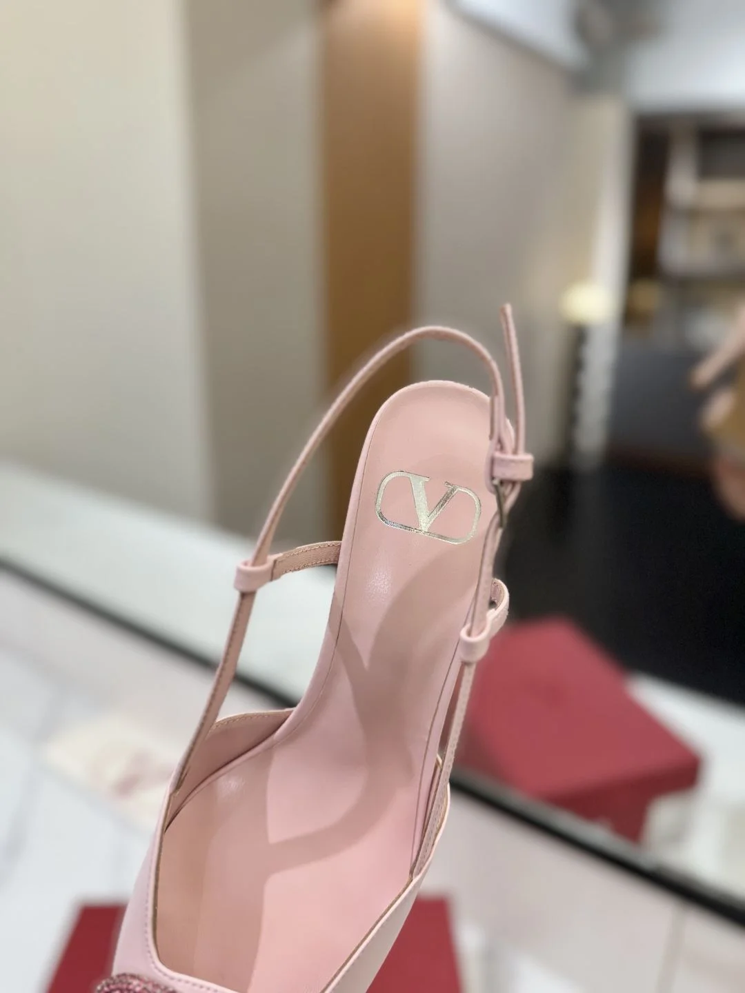 Refined Valentino Sandals 35974