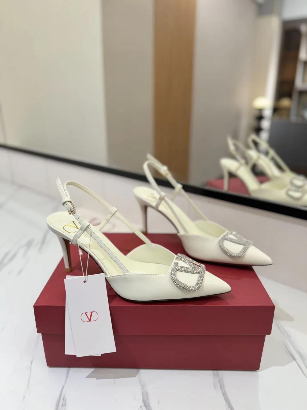 Valentino Sandals Fashionable 35973