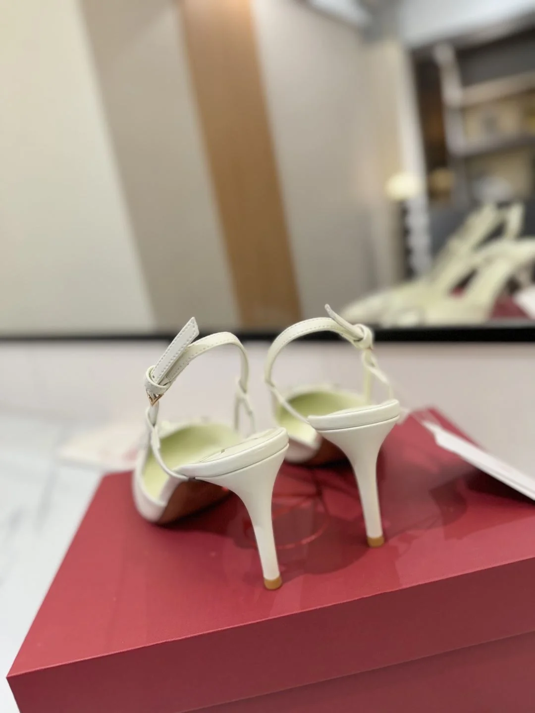 Valentino Sandals Fashionable 35973