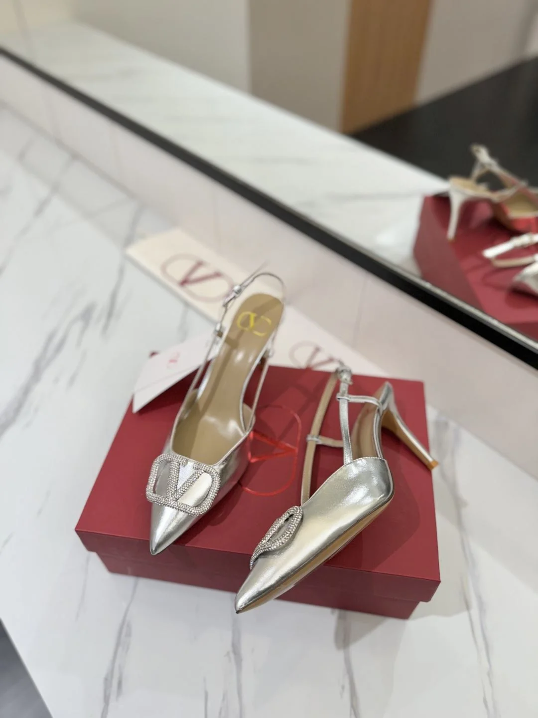 ModernLook Valentino Sandals 35970