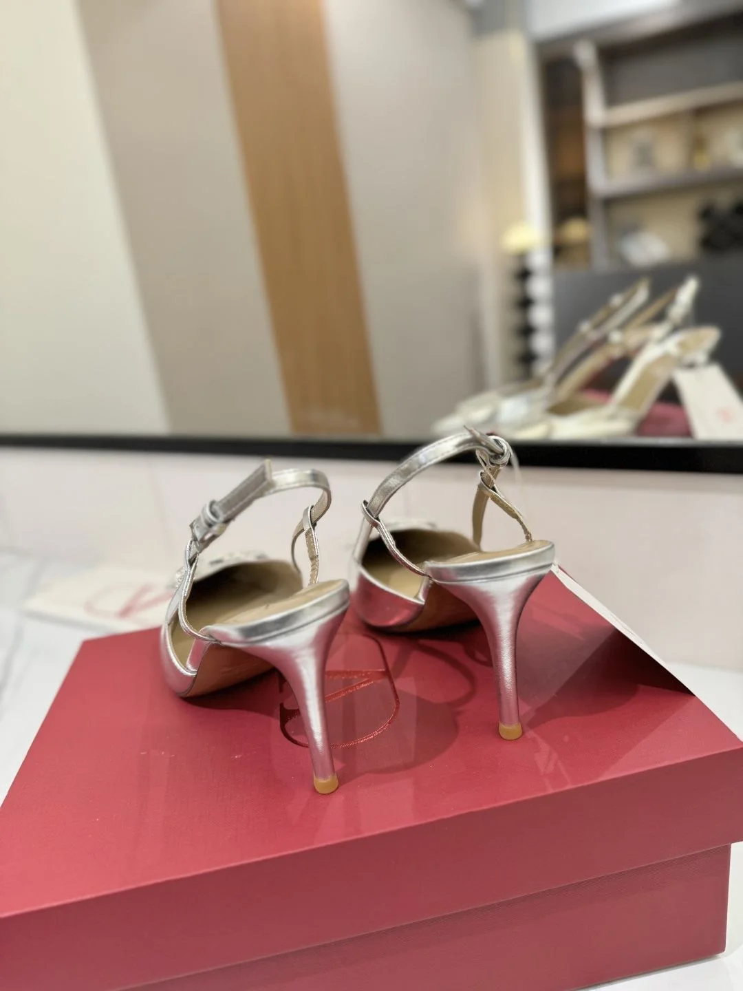 ModernLook Valentino Sandals 35970
