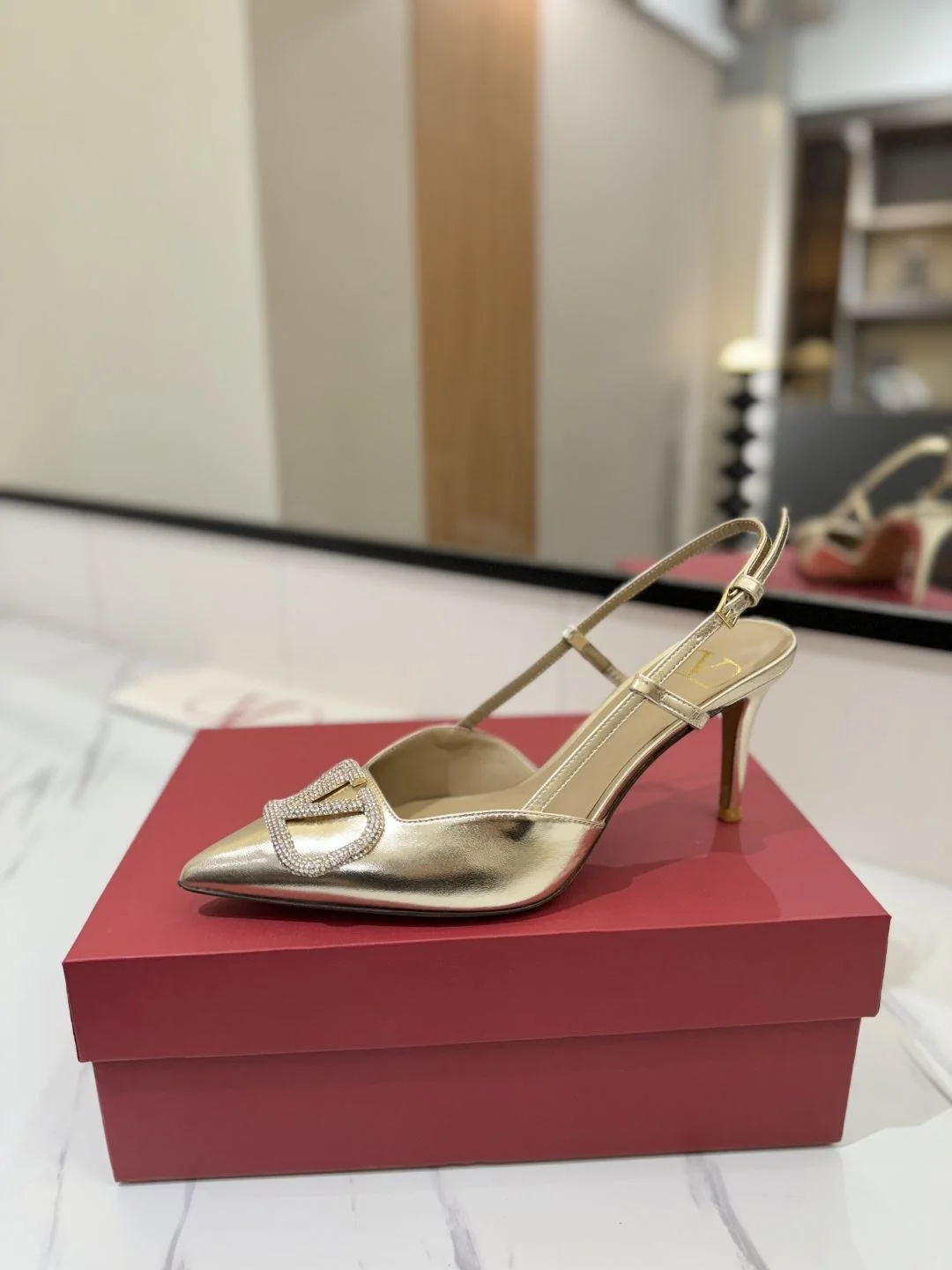 Valentino Sandals ModernLook 35972