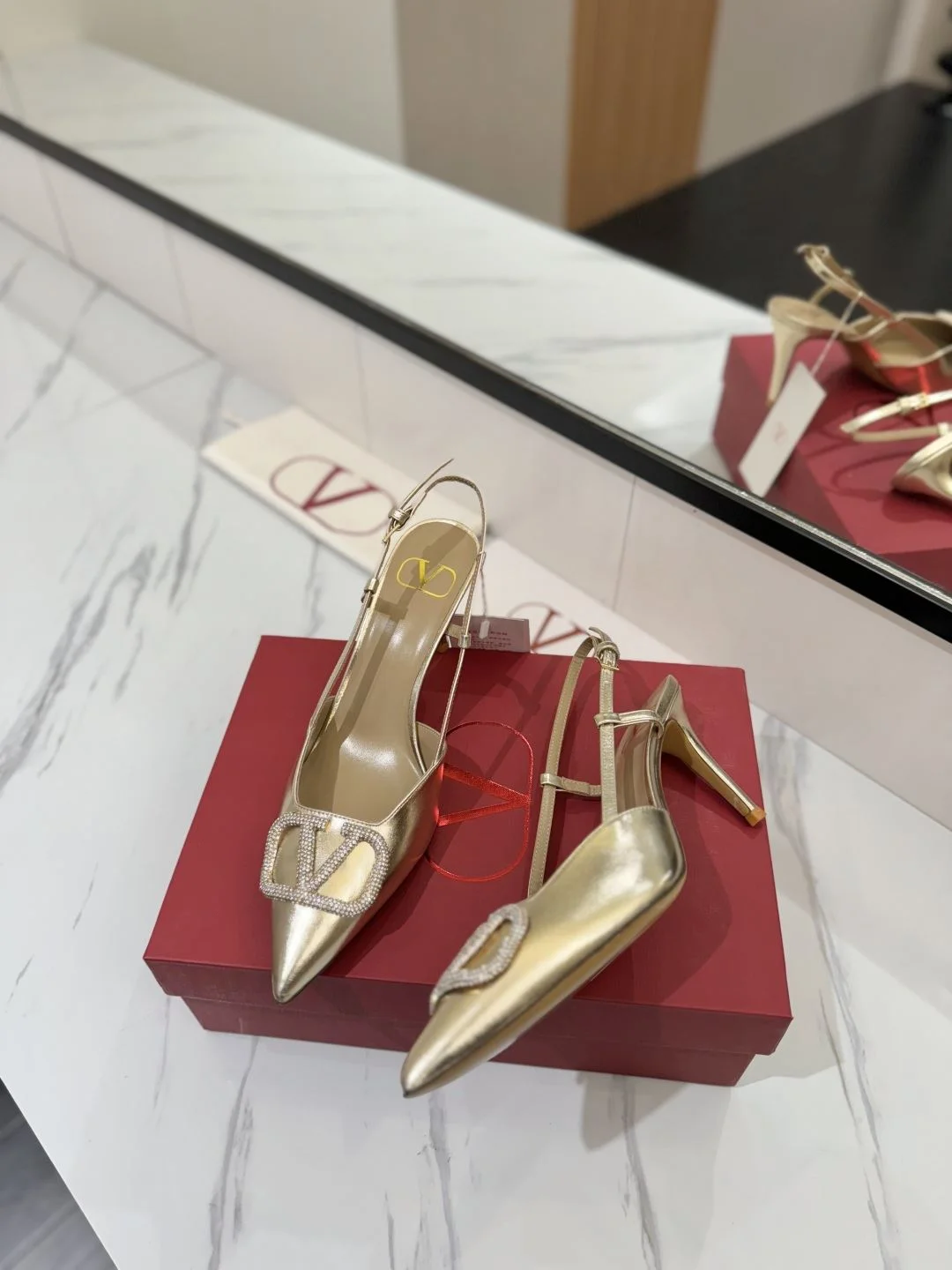 Valentino Sandals ModernLook 35972