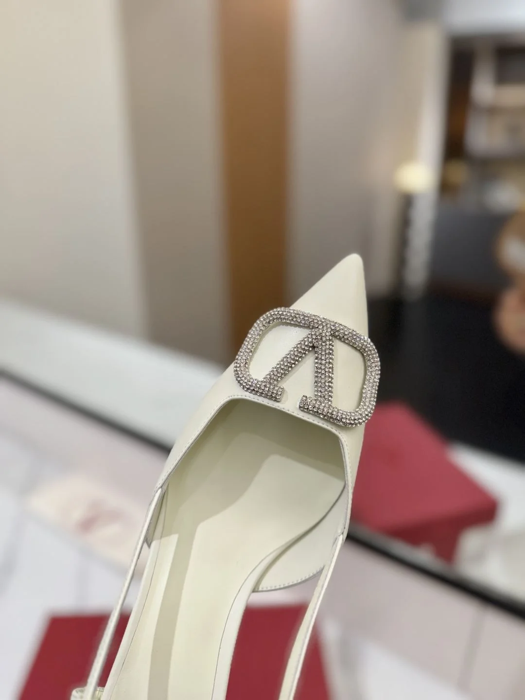 SoftTouch Valentino Sandals 35966