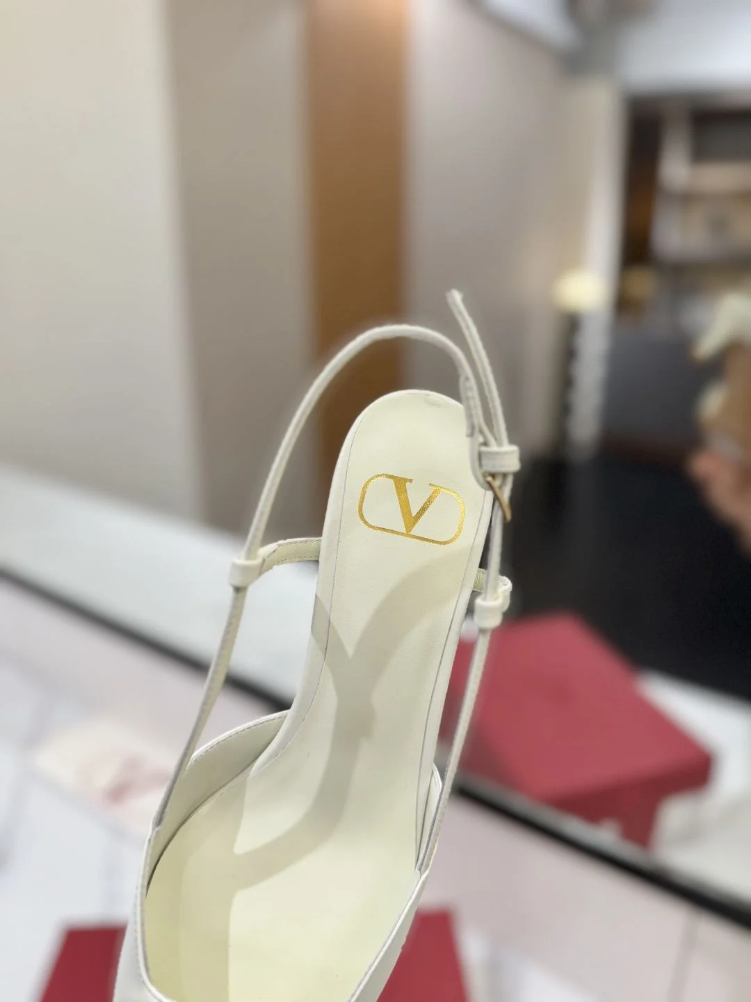 SoftTouch Valentino Sandals 35966