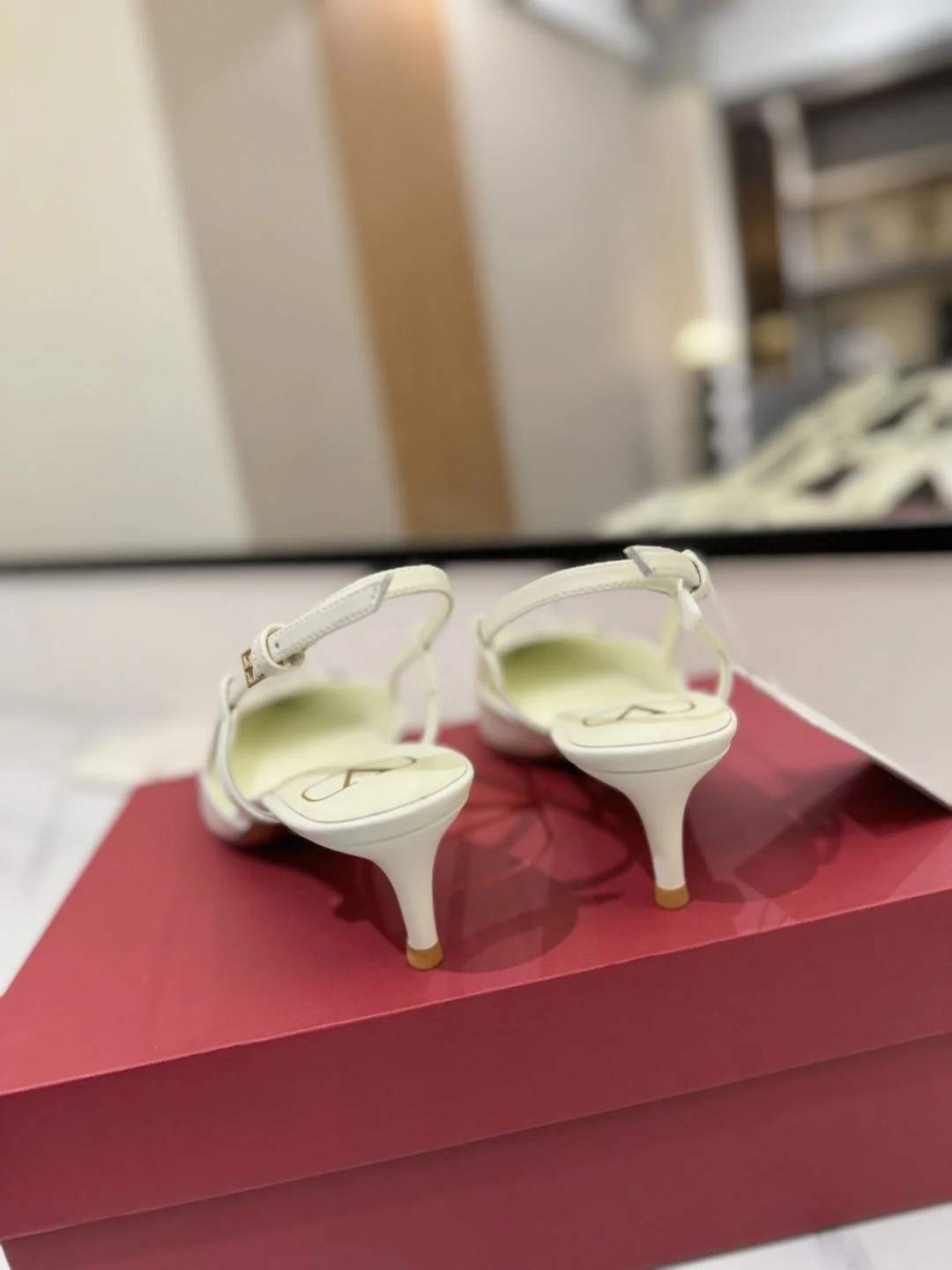 SoftTouch Valentino Sandals 35966