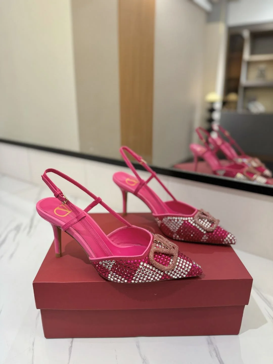 Valentino Sandals GoodFit 35961