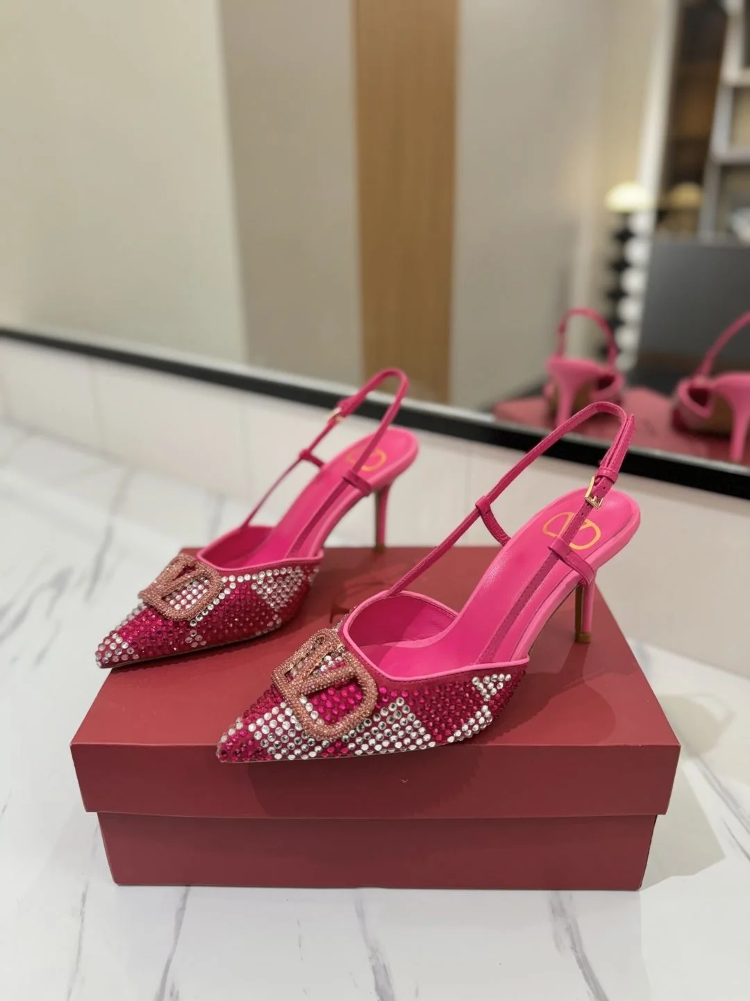 Valentino Sandals GoodFit 35961