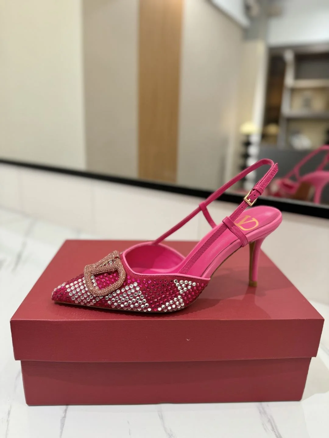 Valentino Sandals GoodFit 35961