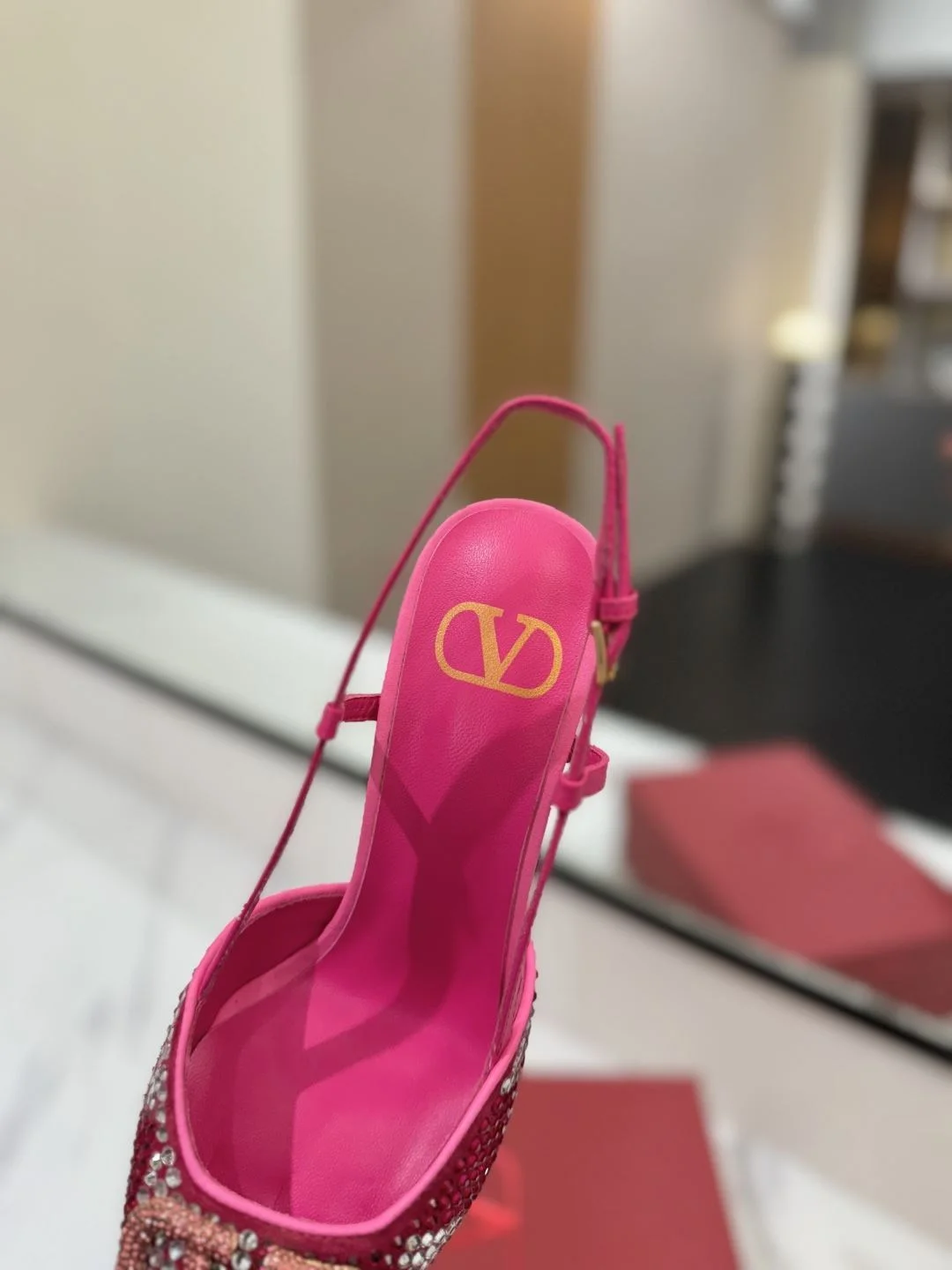 Valentino Sandals GoodFit 35961