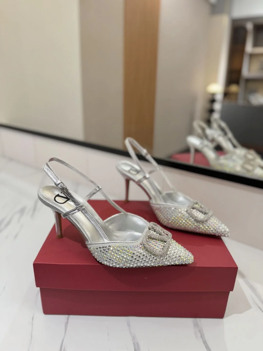 OdorResistant Valentino Sandals 35957